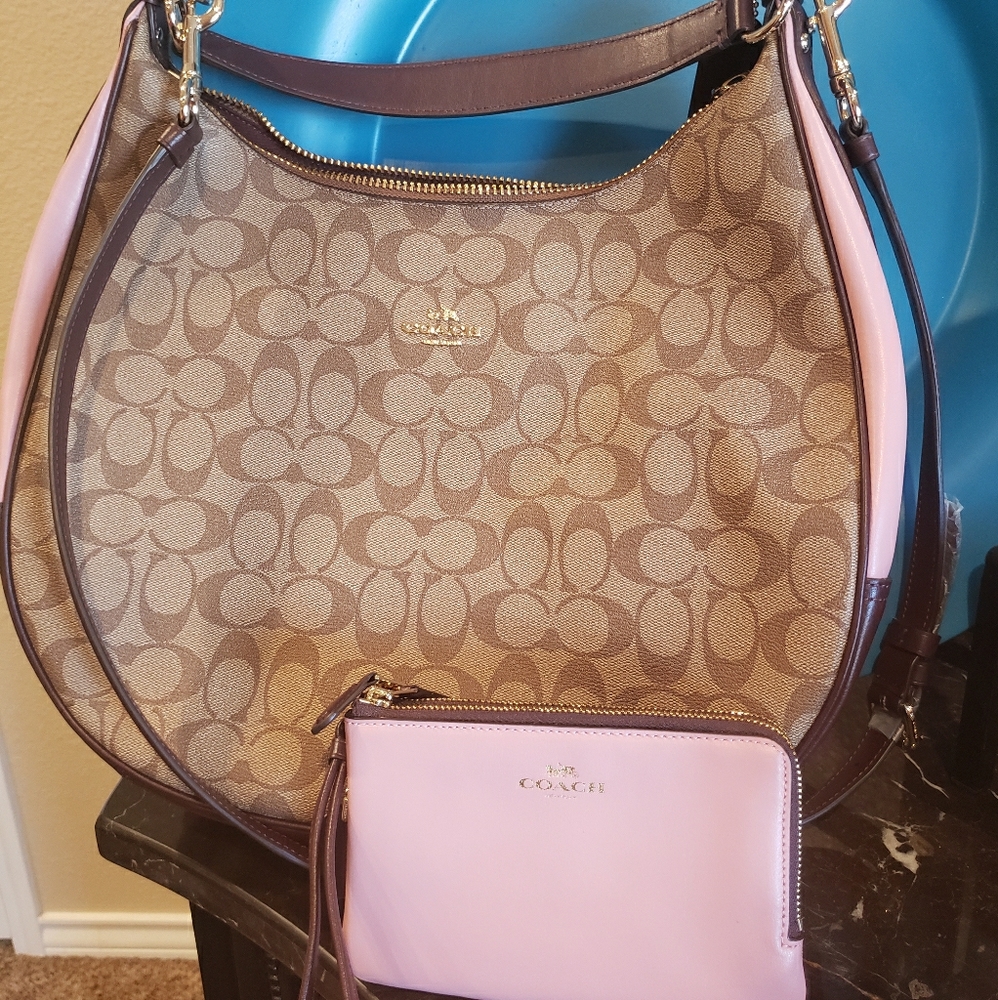 Coach Sutton Hobo block color